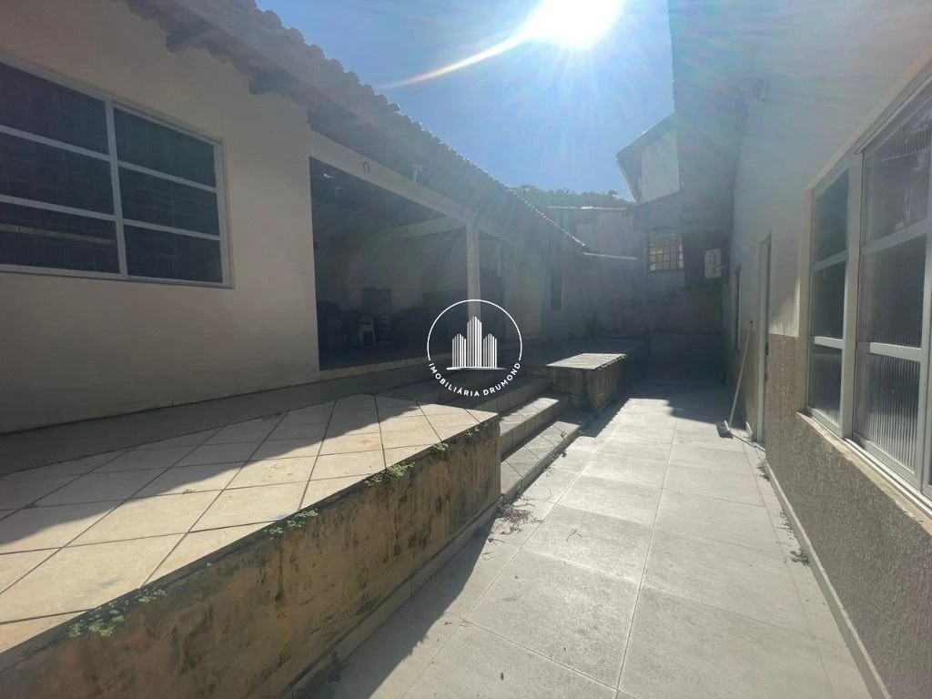 Casa em Ponta de Baixo, São José. 4 quartos, 206m². Imagem 27 de 28