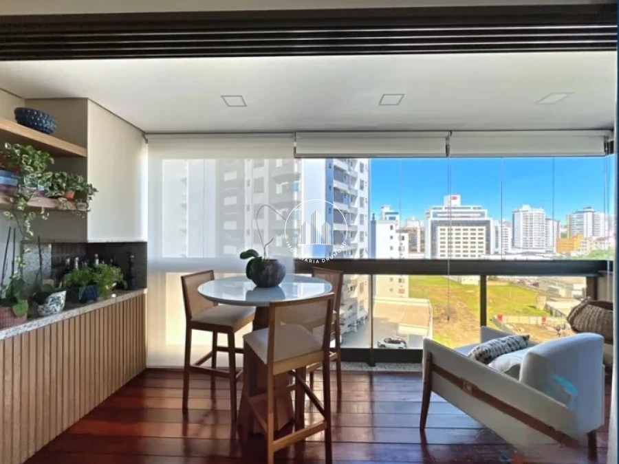 Apartamento em Estreito, Florianópolis. 3 quartos, 111m². Imagem 2 de 37