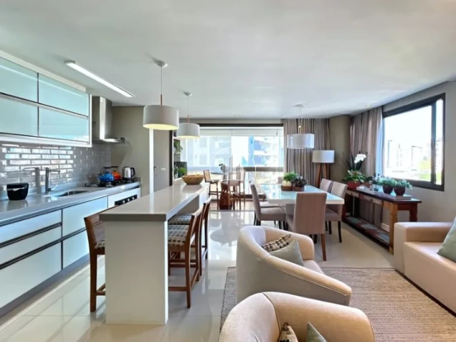 Apartamento em Estreito, Florianópolis. 3 quartos, 111m². Imagem 8 de 37