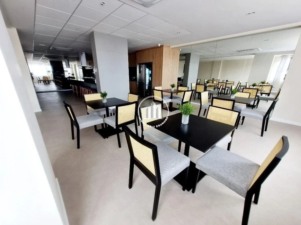 Apartamento em Balneário, Florianópolis. 2 quartos, 75m². Imagem 3 de 27