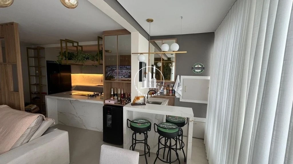 Apartamento em Barreiros, São José. 2 quartos, 90m². Imagem 4 de 27