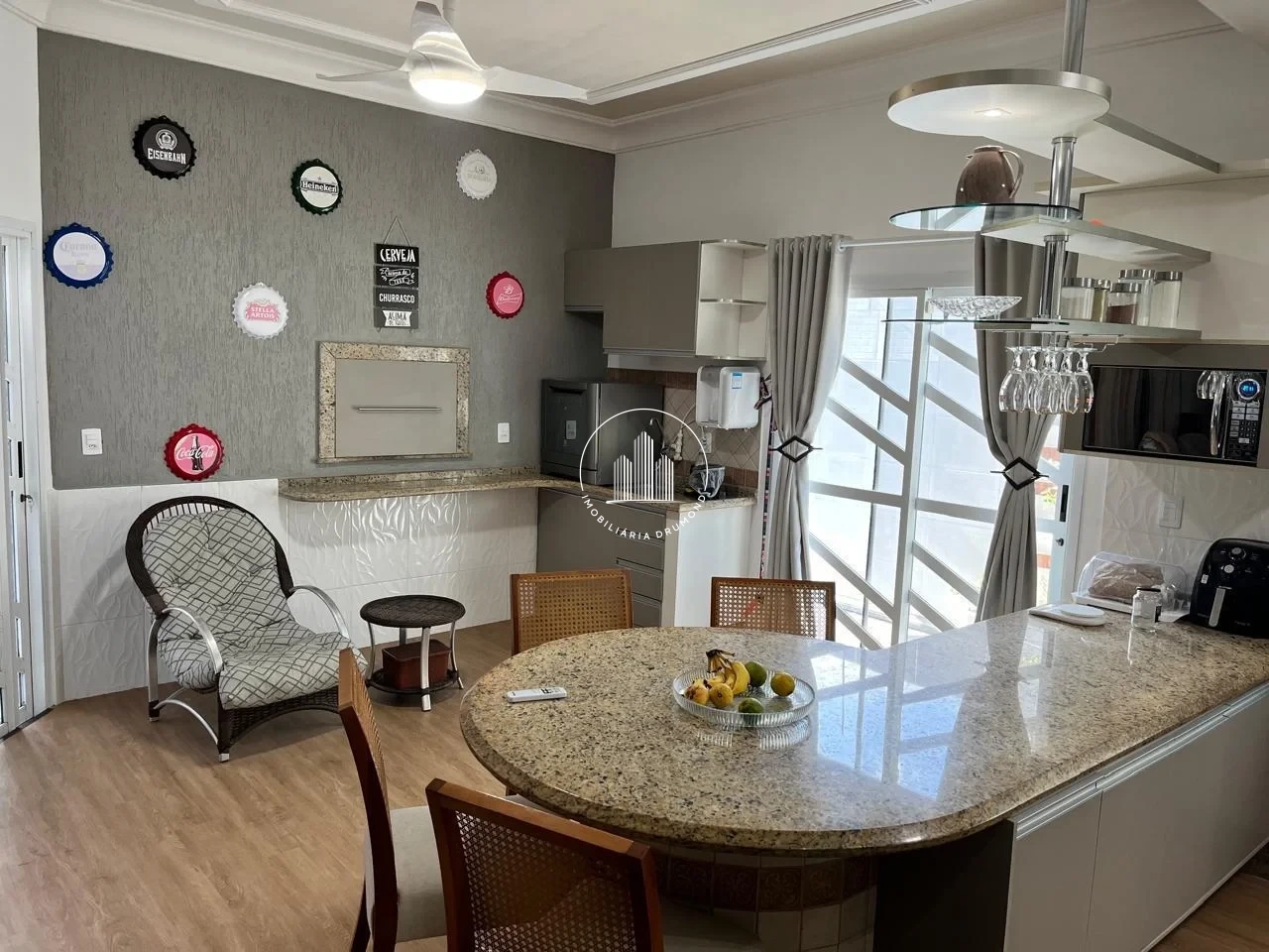 Casa em Estreito, Florianópolis. 4 quartos, 265m². Imagem 3 de 33