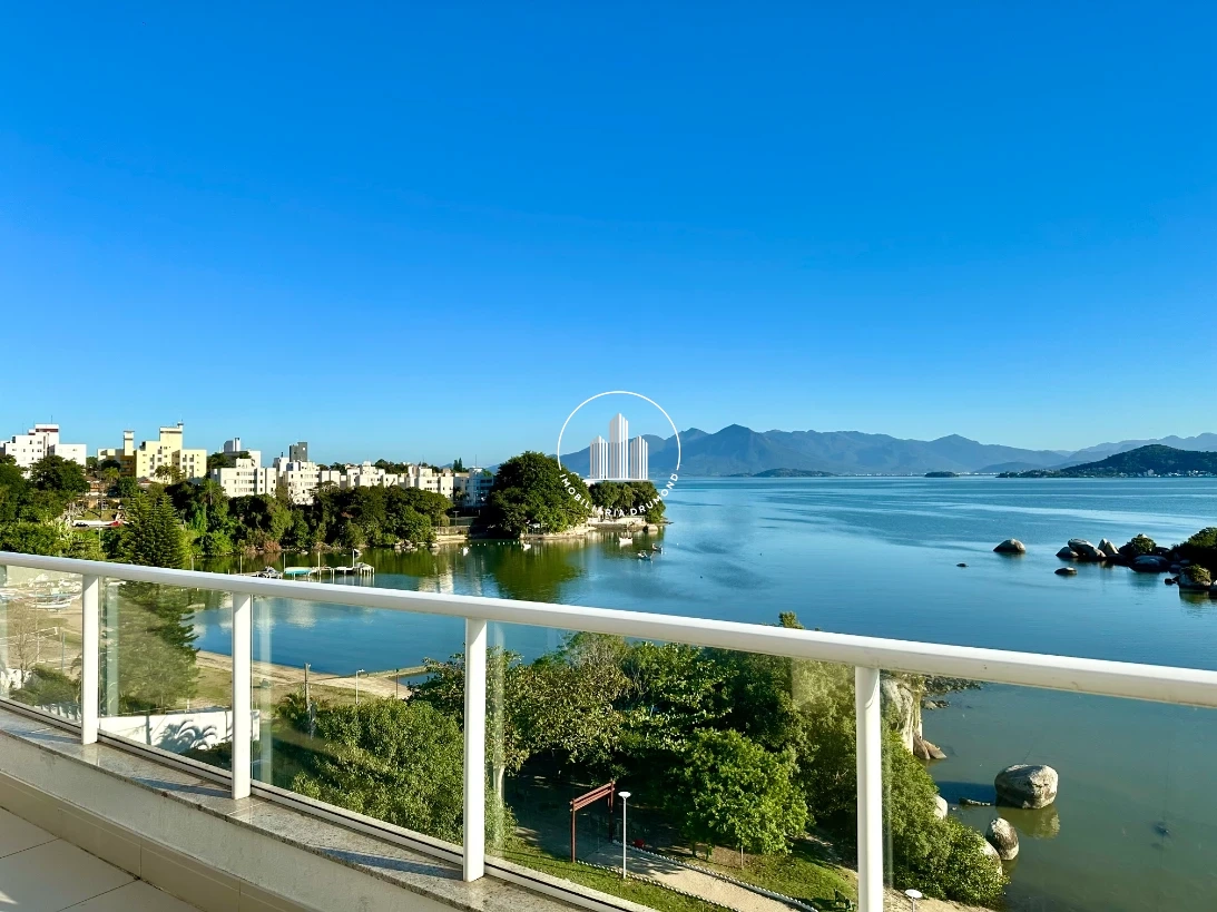 Cobertura em Abraão, Florianópolis. 3 quartos, 220m². Imagem 2 de 33