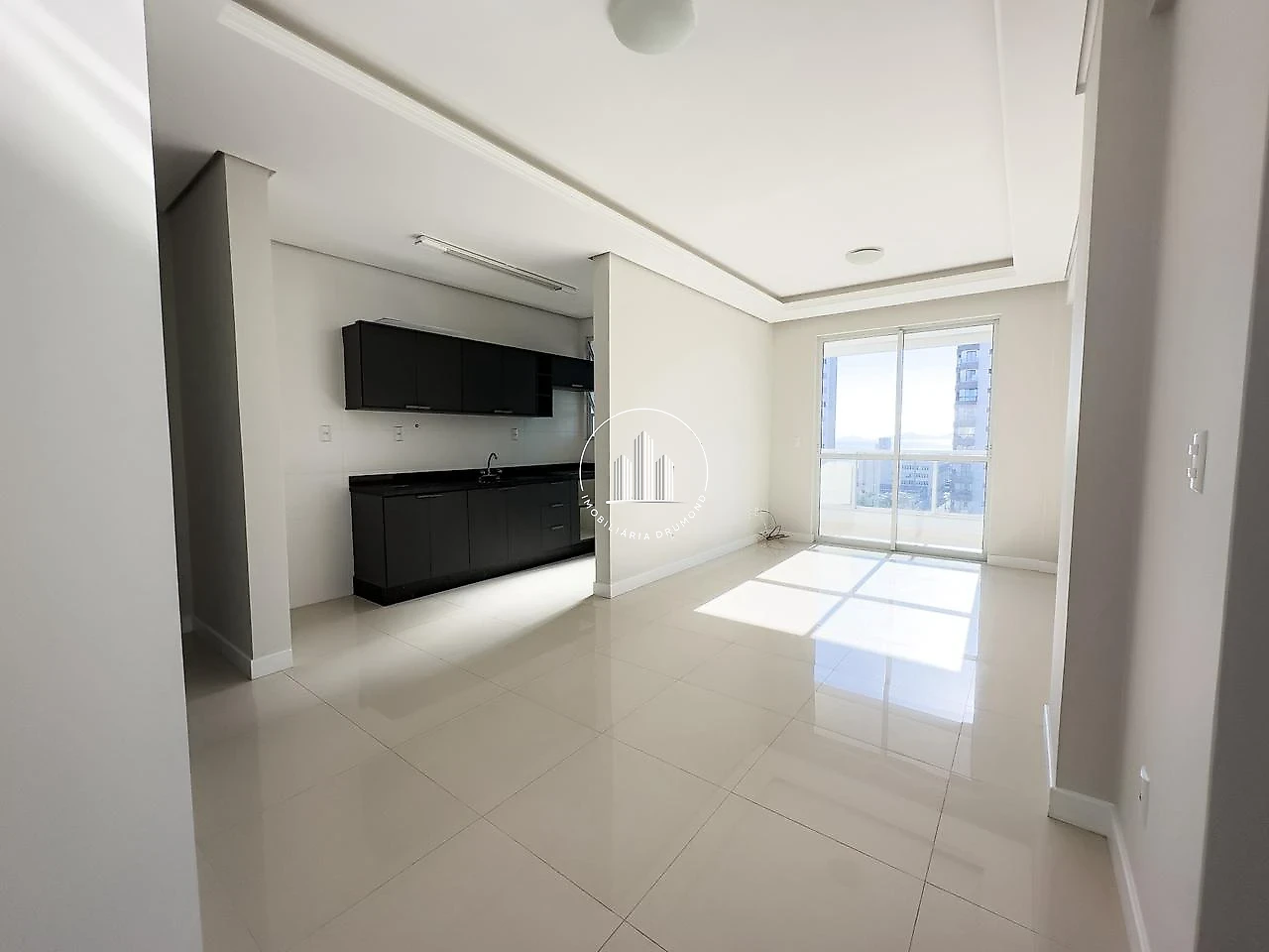Apartamento em Barreiros, São José. 2 quartos, 65m². Imagem 1 de 30