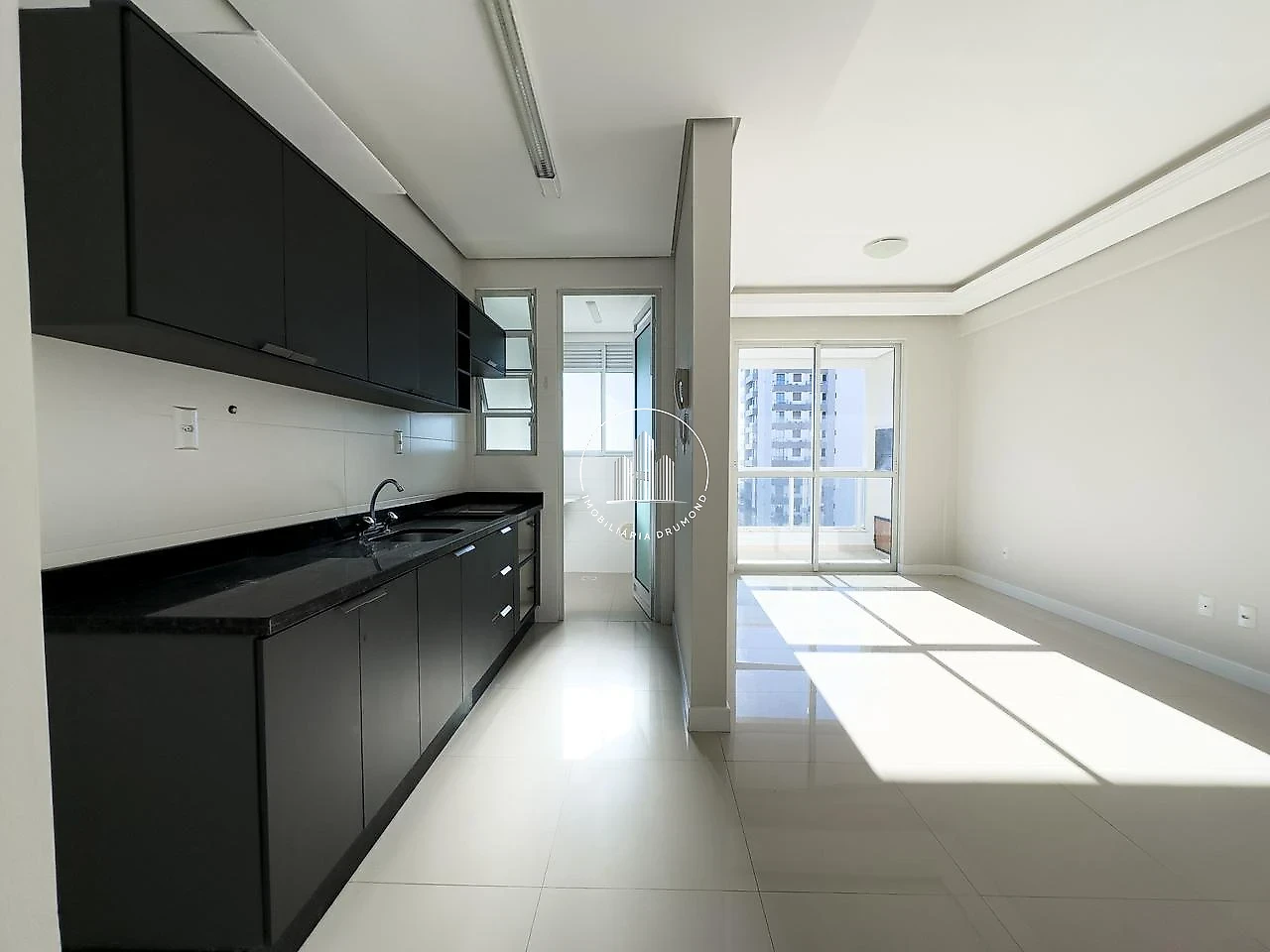 Apartamento em Barreiros, São José. 2 quartos, 65m². Imagem 4 de 30