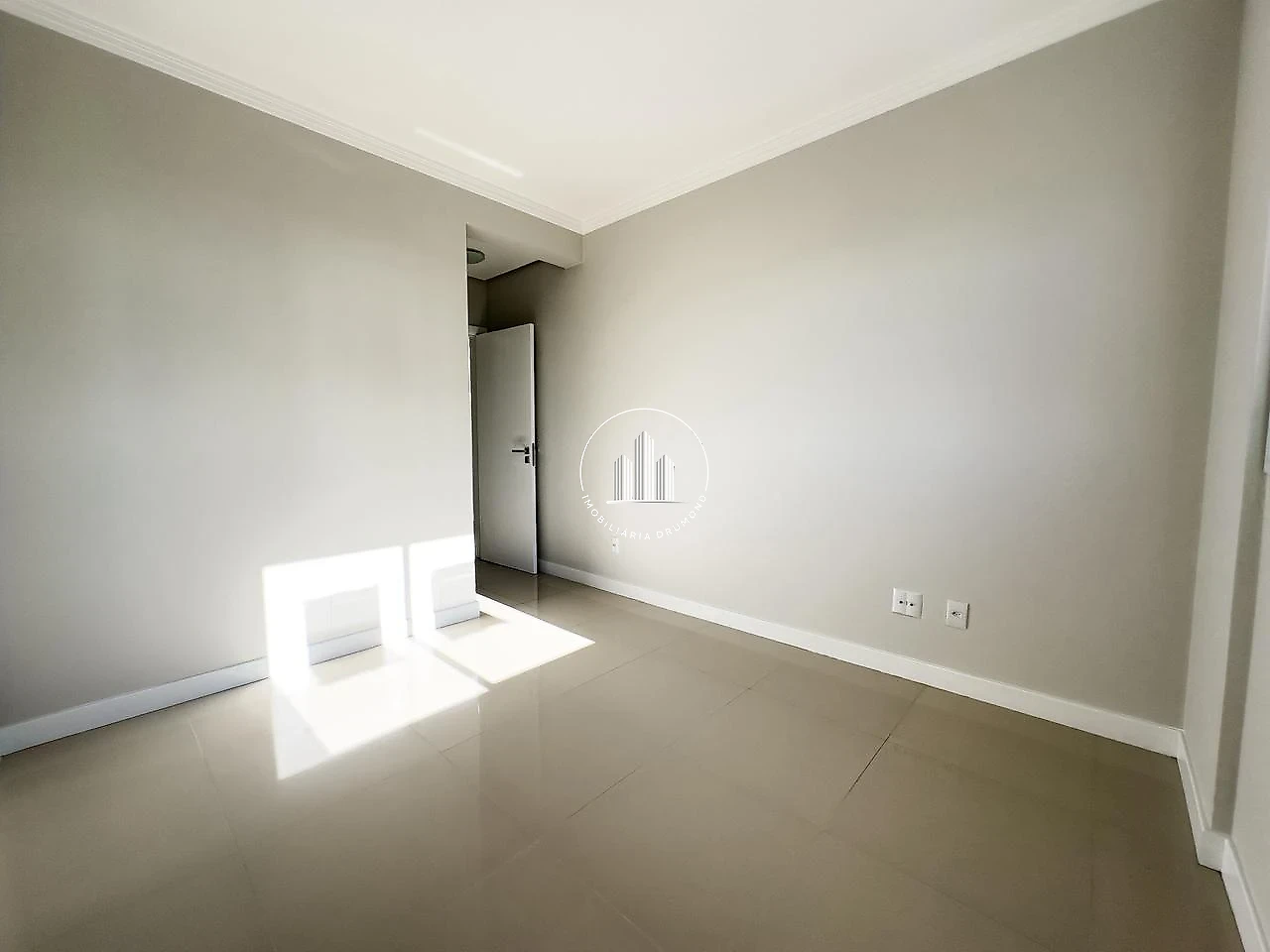 Apartamento em Barreiros, São José. 2 quartos, 65m². Imagem 16 de 30