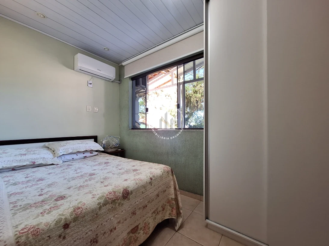 Casa em Ponta de Baixo, São José. 3 quartos, 153m². Imagem 21 de 37