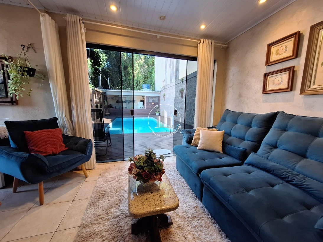 Casa em Ponta de Baixo, São José. 3 quartos, 153m². Imagem 8 de 37