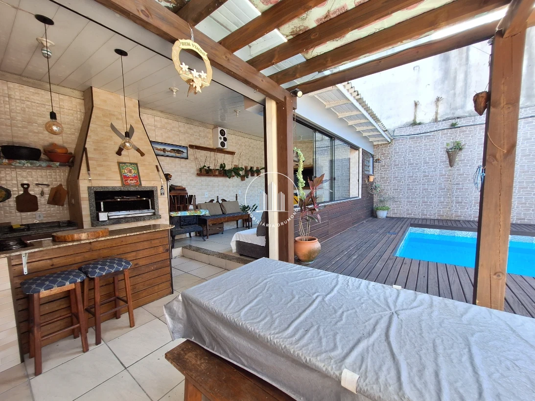 Casa em Ponta de Baixo, São José. 3 quartos, 153m². Imagem 31 de 37