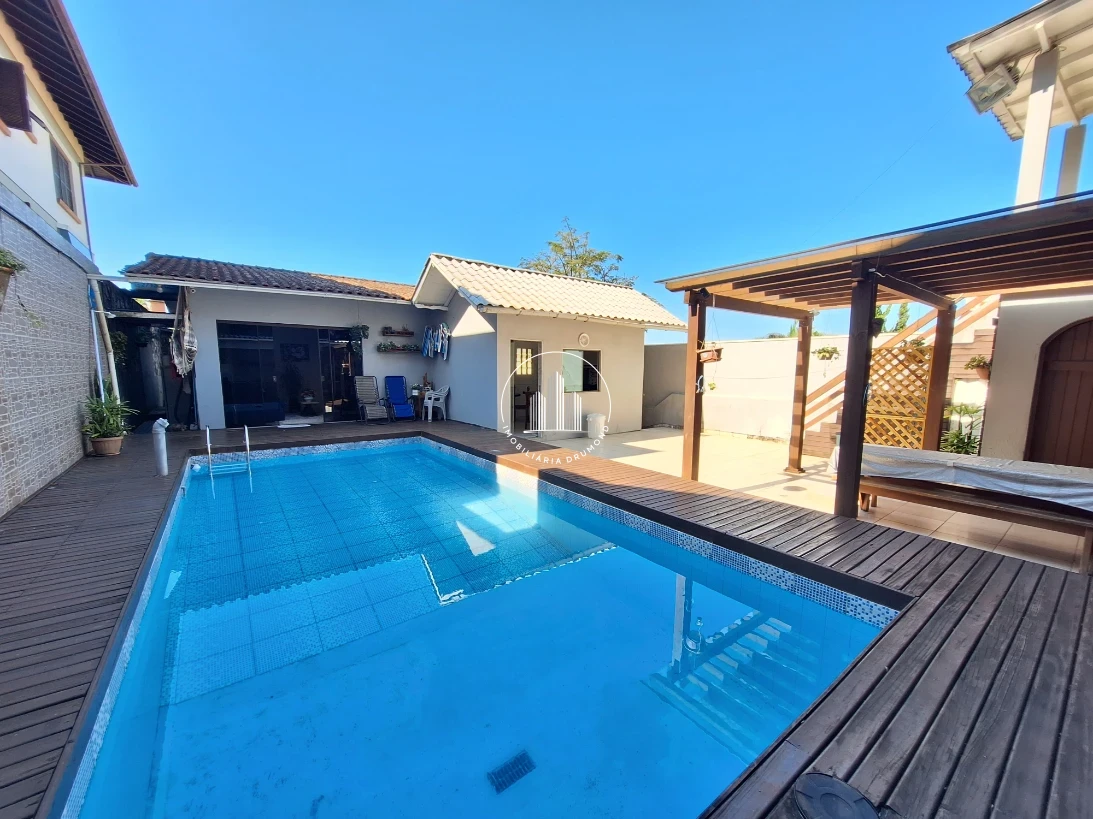 Casa em Ponta de Baixo, São José. 3 quartos, 153m². Imagem 34 de 37