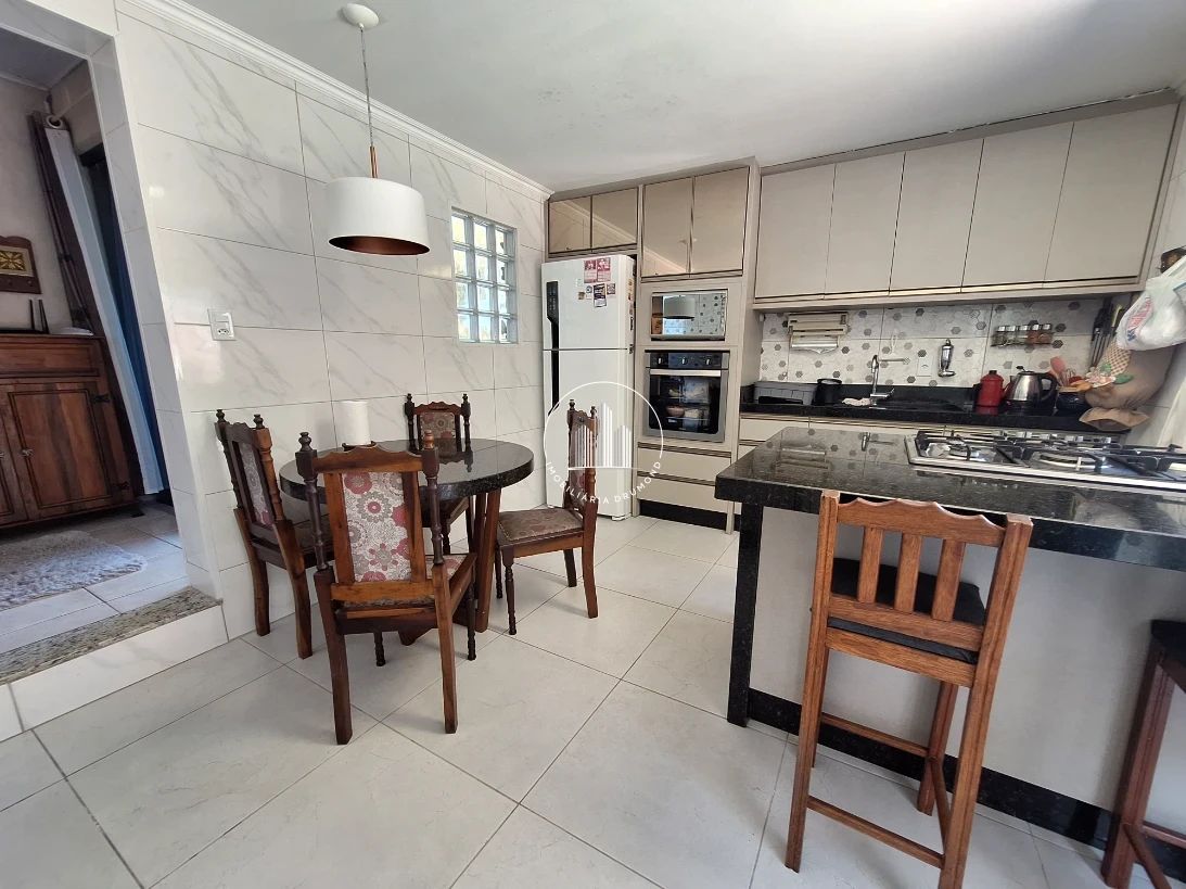 Casa em Ponta de Baixo, São José. 3 quartos, 153m². Imagem 13 de 37