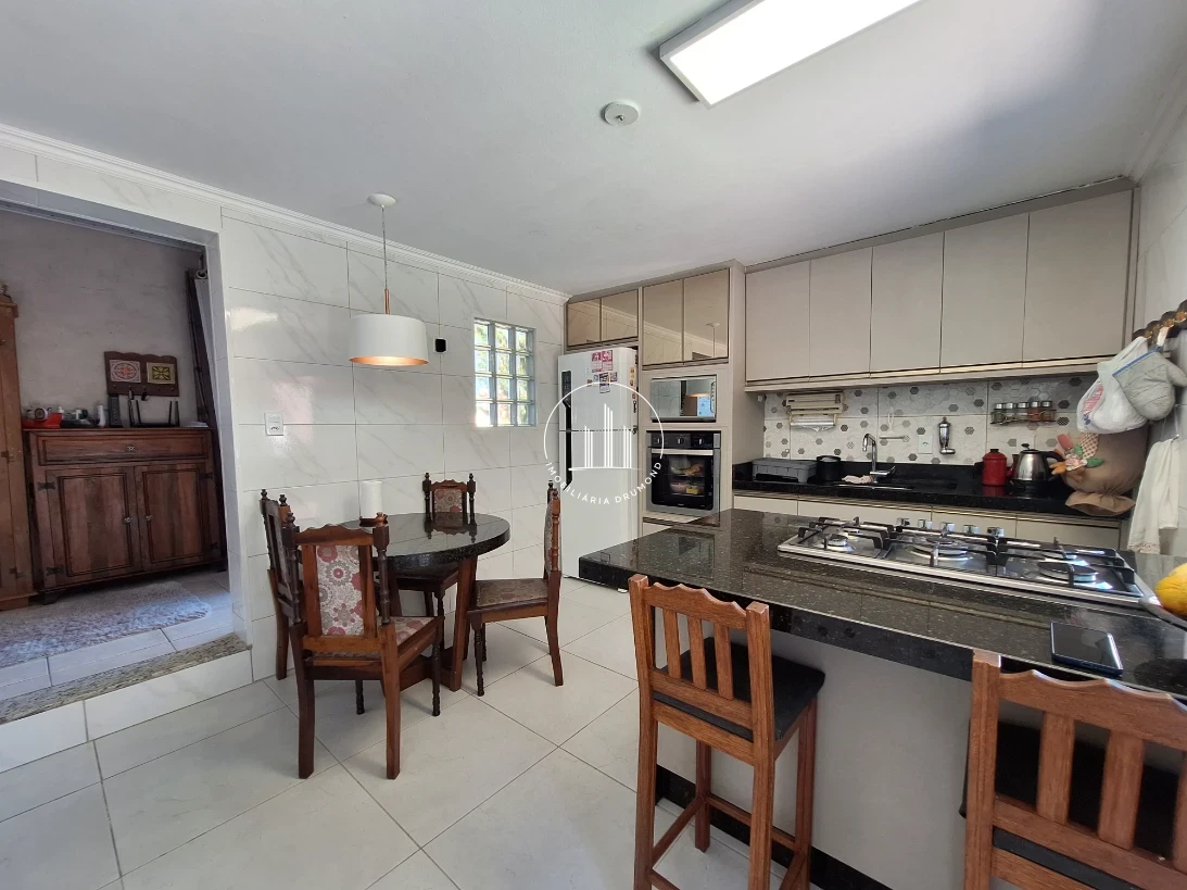 Casa em Ponta de Baixo, São José. 3 quartos, 153m². Imagem 11 de 37