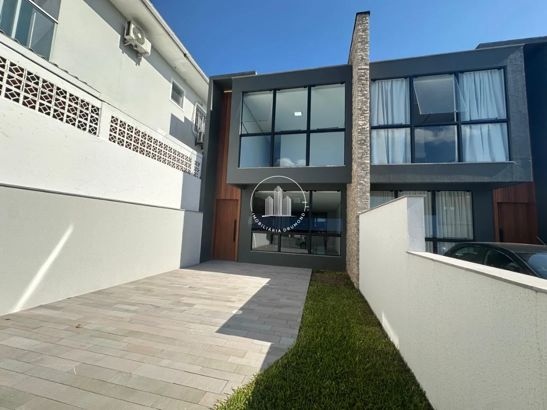 Sobrado Geminado em Forquilhas, São José. 3 quartos, 97m². Imagem 2 de 20
