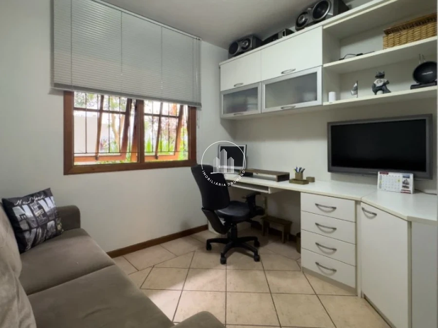 Casa em Córrego Grande, Florianópolis. 5 quartos, 308m². Imagem 13 de 37