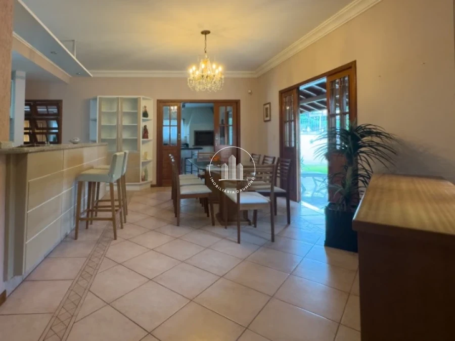 Casa em Córrego Grande, Florianópolis. 5 quartos, 308m². Imagem 2 de 37