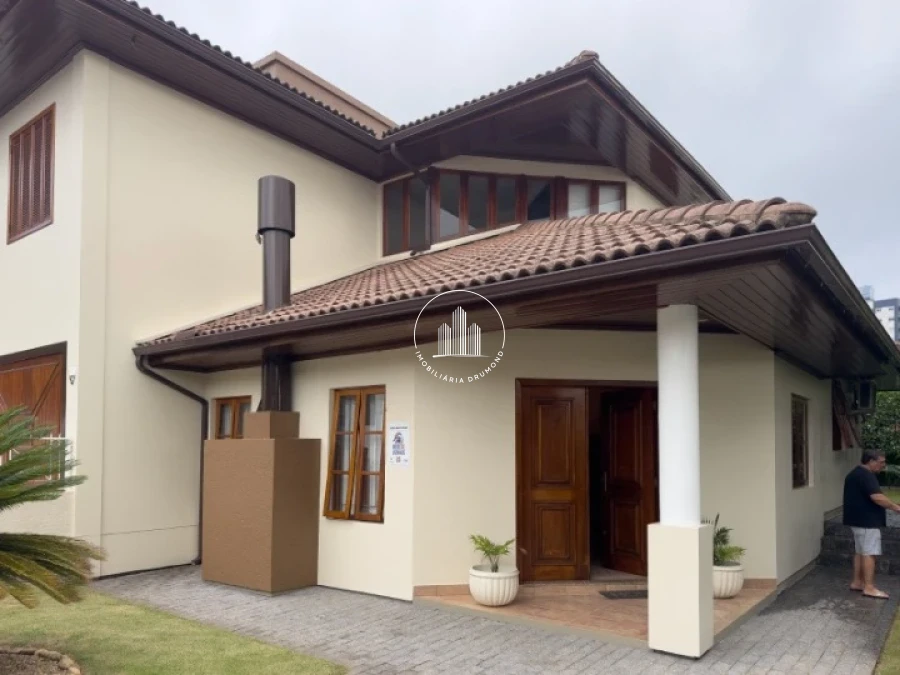 Casa em Córrego Grande, Florianópolis. 5 quartos, 308m². Imagem 9 de 37
