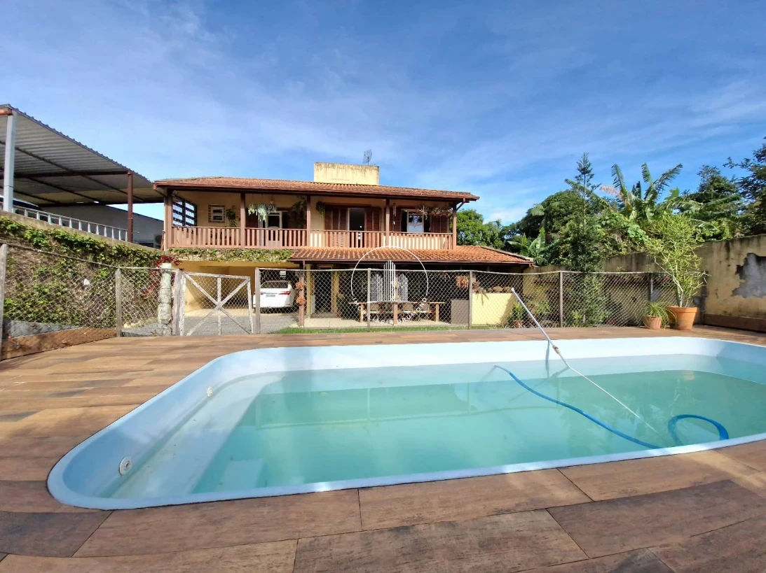 Casa em Fazenda Santo Antônio, São José. 3 quartos, 241m². Imagem 7 de 49