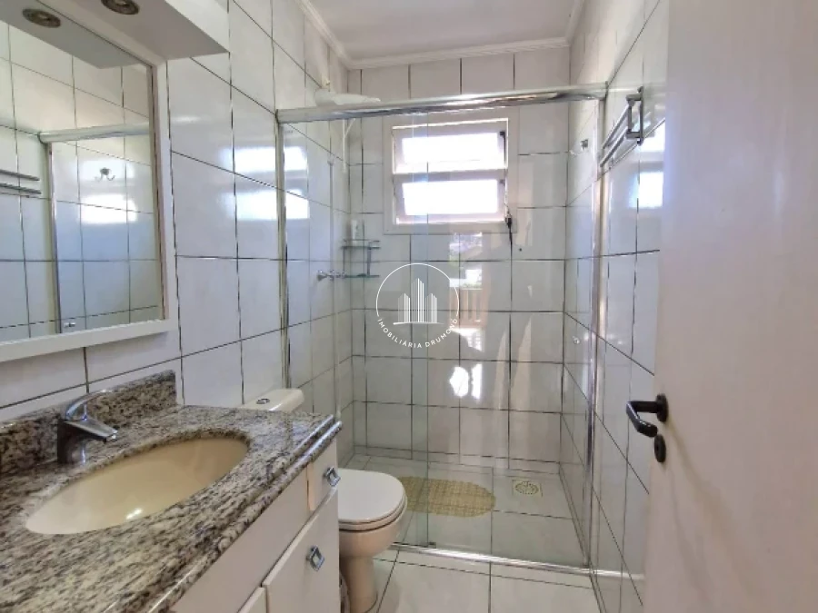 Casa em Fazenda Santo Antônio, São José. 3 quartos, 241m². Imagem 24 de 49