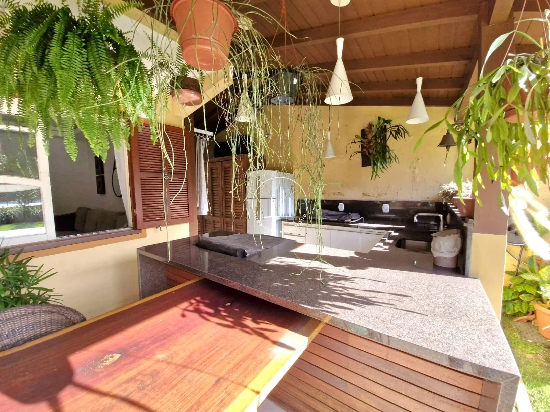 Casa em Fazenda Santo Antônio, São José. 3 quartos, 241m². Imagem 14 de 49