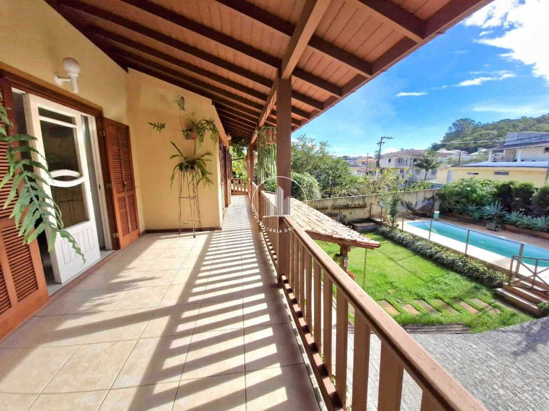 Casa em Fazenda Santo Antônio, São José. 3 quartos, 241m². Imagem 47 de 49