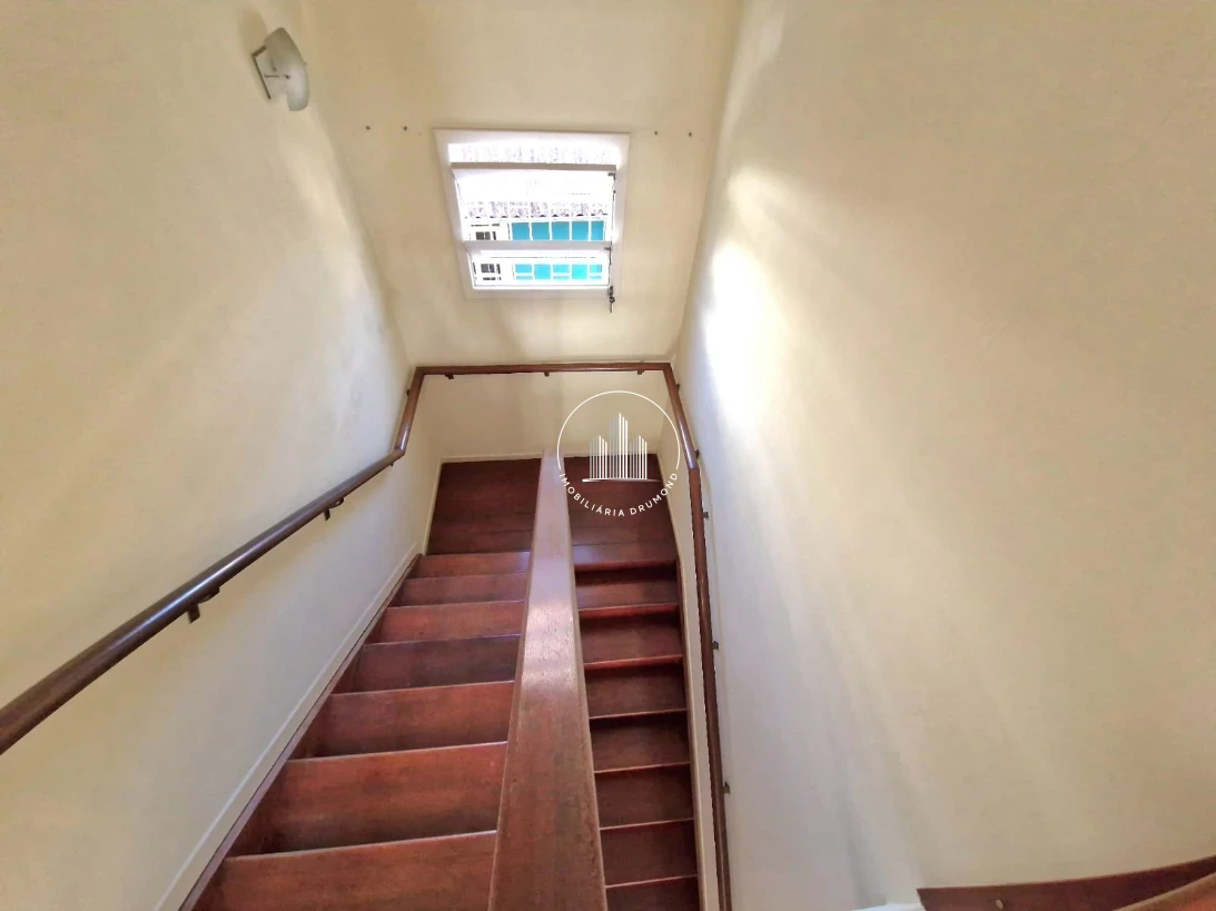 Casa em Fazenda Santo Antônio, São José. 3 quartos, 241m². Imagem 30 de 49