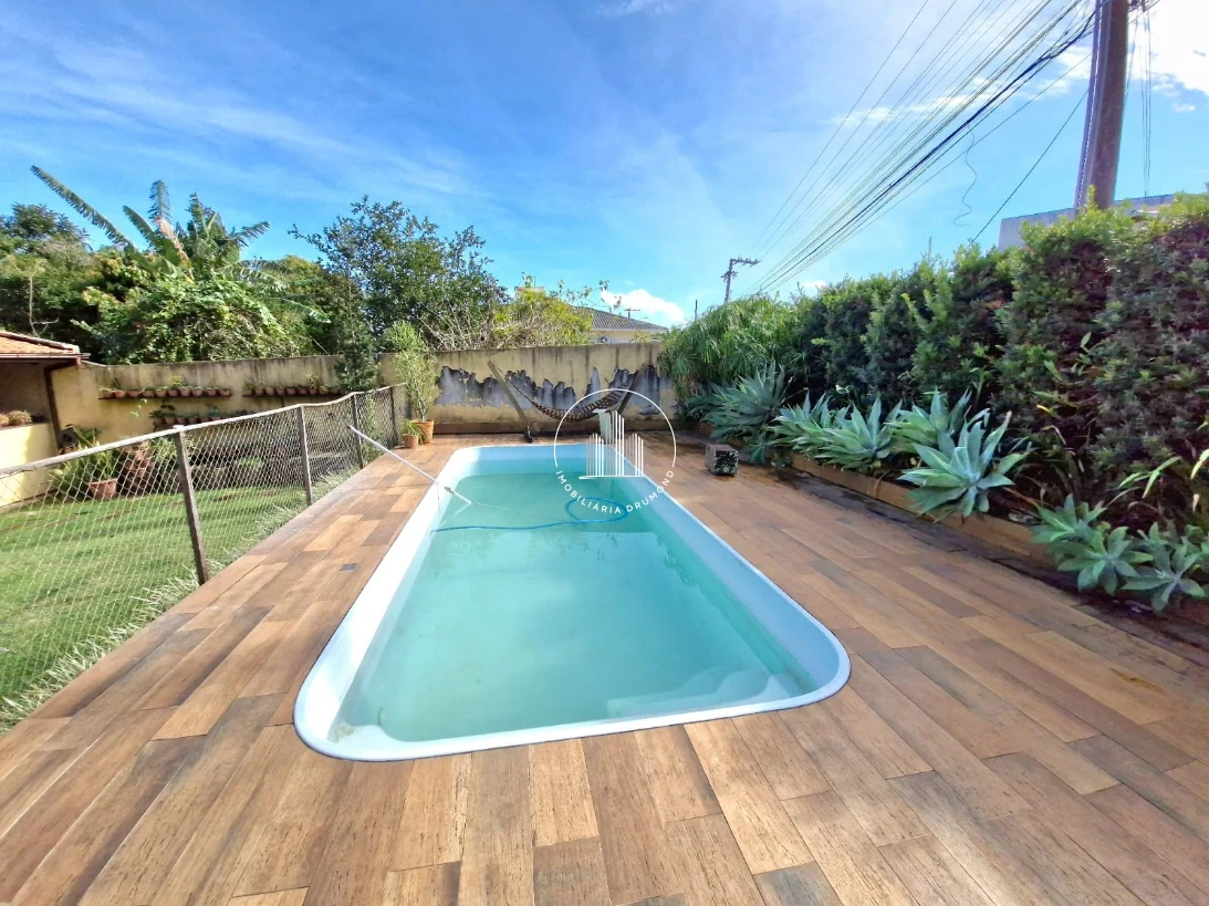 Casa em Fazenda Santo Antônio, São José. 3 quartos, 241m². Imagem 9 de 49
