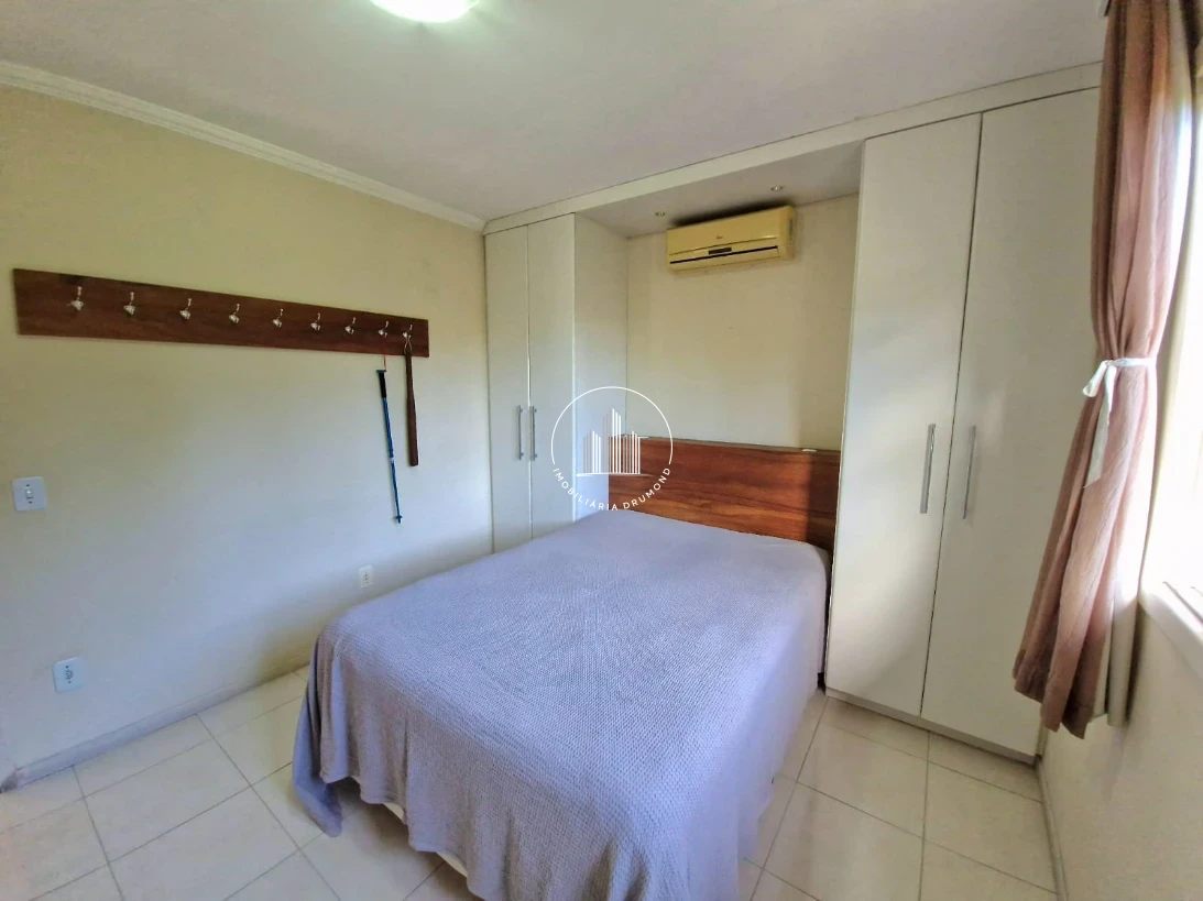 Casa em Fazenda Santo Antônio, São José. 3 quartos, 241m². Imagem 36 de 49