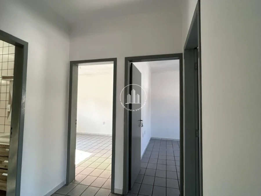 Casa em Fazenda Santo Antônio, São José. 3 quartos, 350m². Imagem 10 de 29
