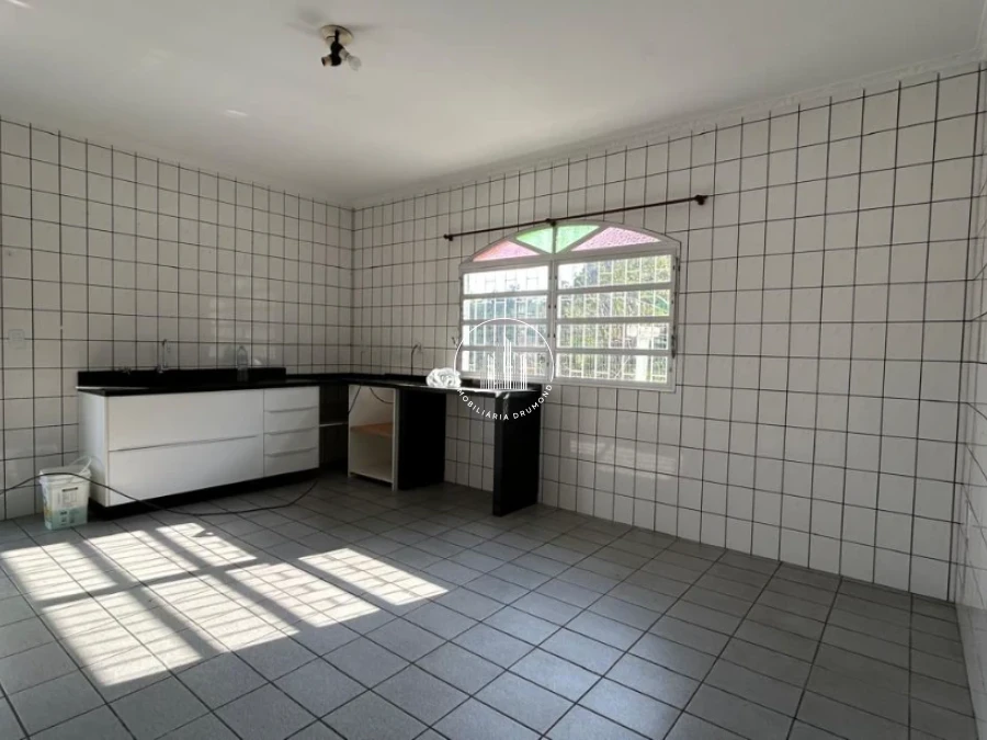 Casa em Fazenda Santo Antônio, São José. 3 quartos, 350m². Imagem 16 de 29