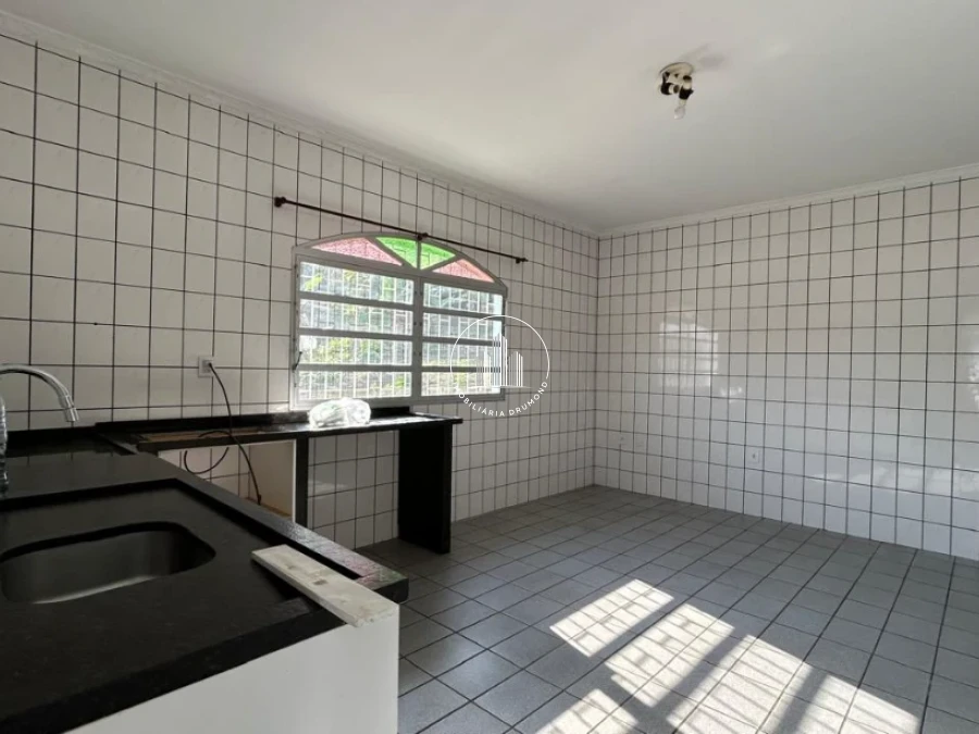 Casa em Fazenda Santo Antônio, São José. 3 quartos, 350m². Imagem 5 de 29