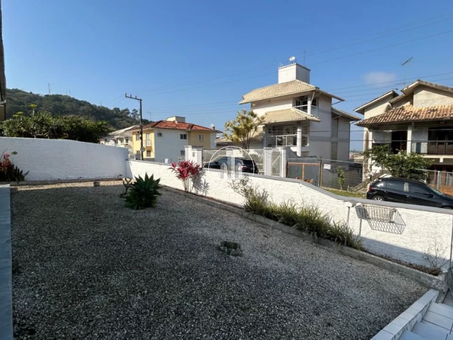 Casa em Fazenda Santo Antônio, São José. 3 quartos, 350m². Imagem 18 de 29