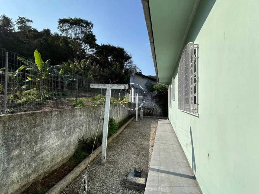Casa em Fazenda Santo Antônio, São José. 3 quartos, 350m². Imagem 22 de 29