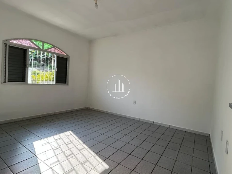 Casa em Fazenda Santo Antônio, São José. 3 quartos, 350m². Imagem 25 de 29