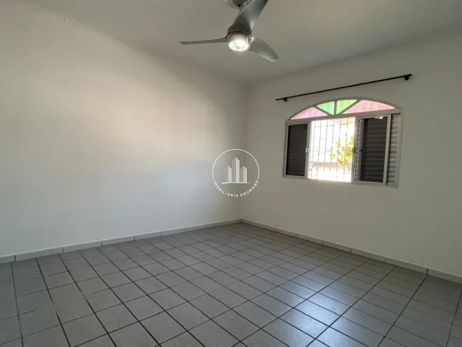Casa em Fazenda Santo Antônio, São José. 3 quartos, 350m². Imagem 26 de 29