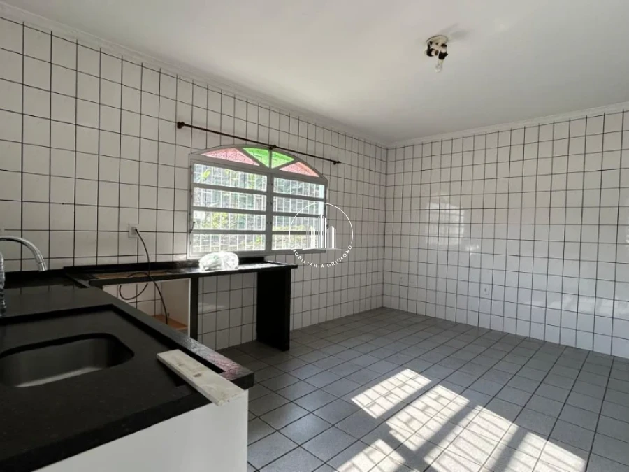 Casa em Fazenda Santo Antônio, São José. 3 quartos, 350m². Imagem 6 de 29