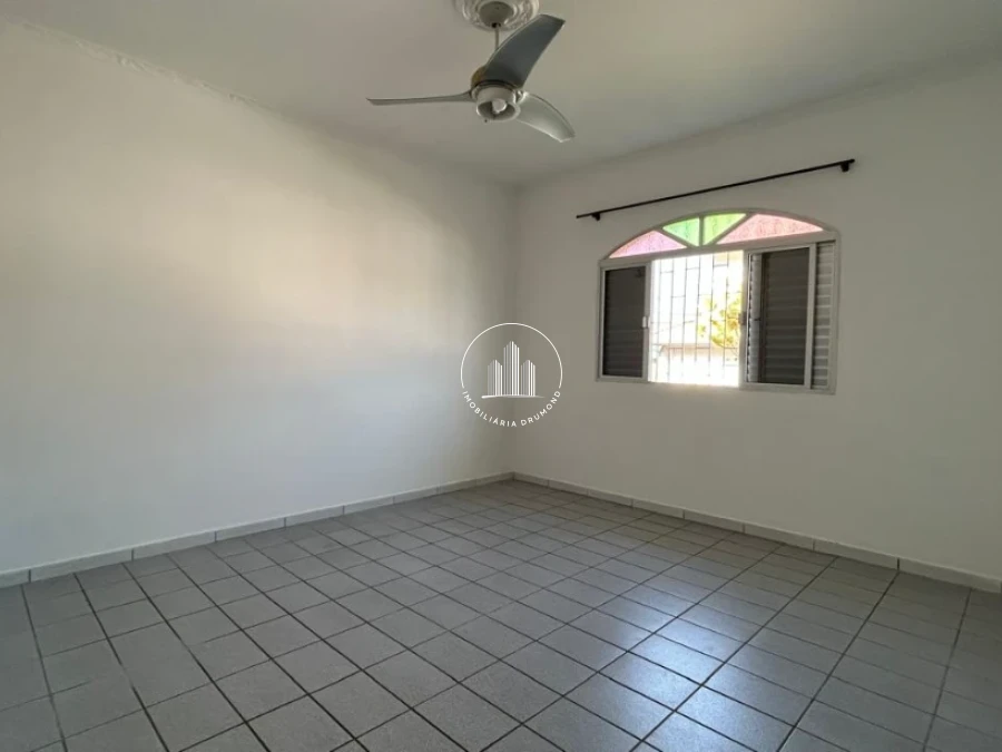 Casa em Fazenda Santo Antônio, São José. 3 quartos, 350m². Imagem 27 de 29