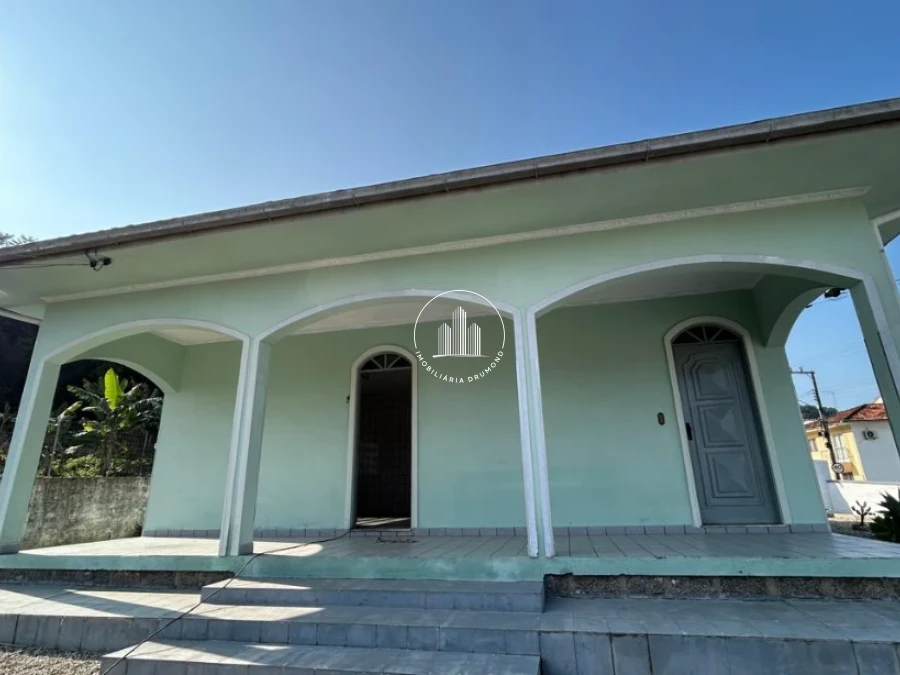 Casa em Fazenda Santo Antônio, São José. 3 quartos, 350m². Imagem 3 de 29
