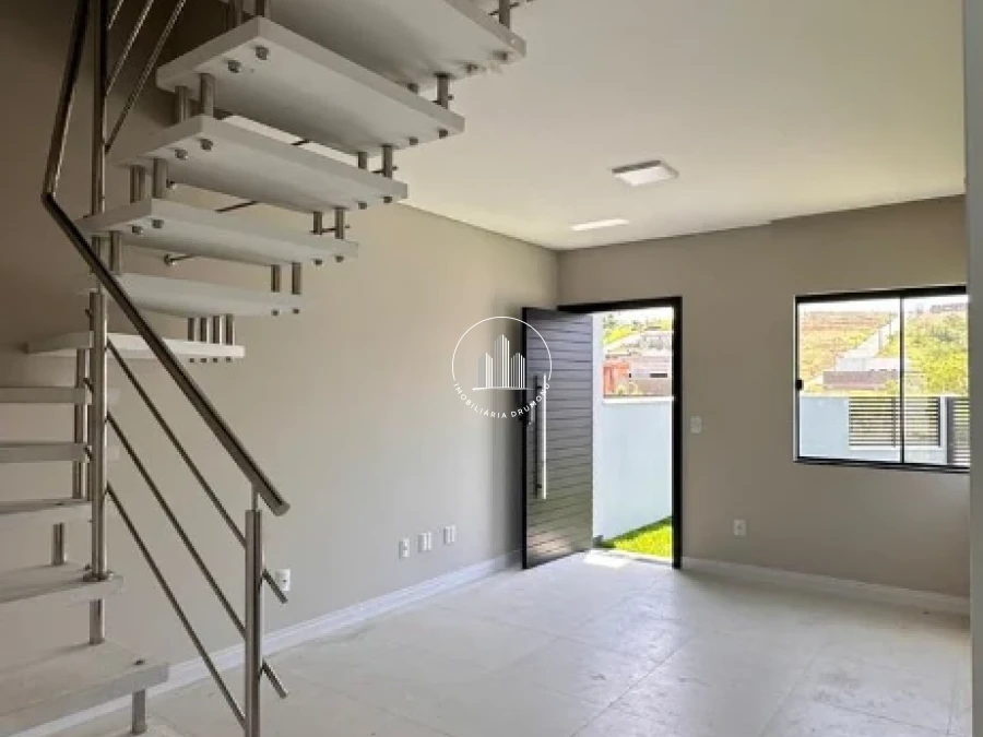 Sobrado Geminado em Alto Aririú, Palhoça. 2 quartos, 88m². Imagem 2 de 15