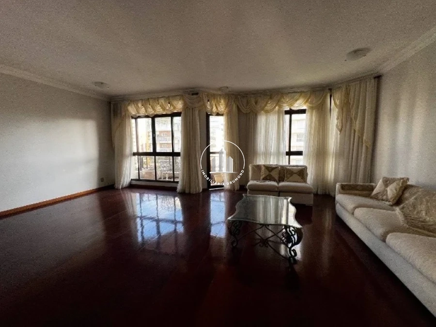 Apartamento em Centro, Florianópolis. 3 quartos, 214m². Imagem 4 de 24