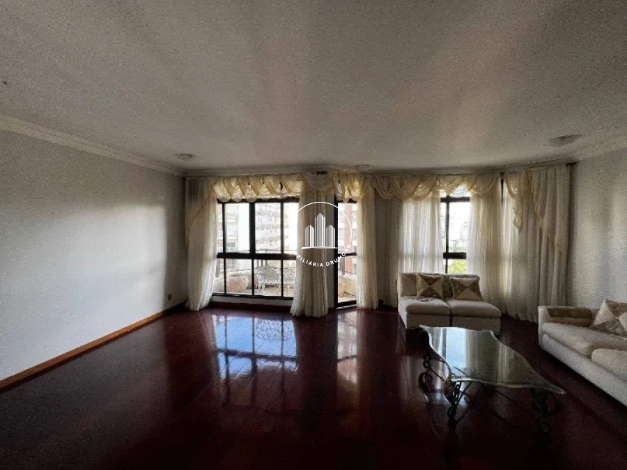 Apartamento em Centro, Florianópolis. 3 quartos, 214m². Imagem 1 de 24
