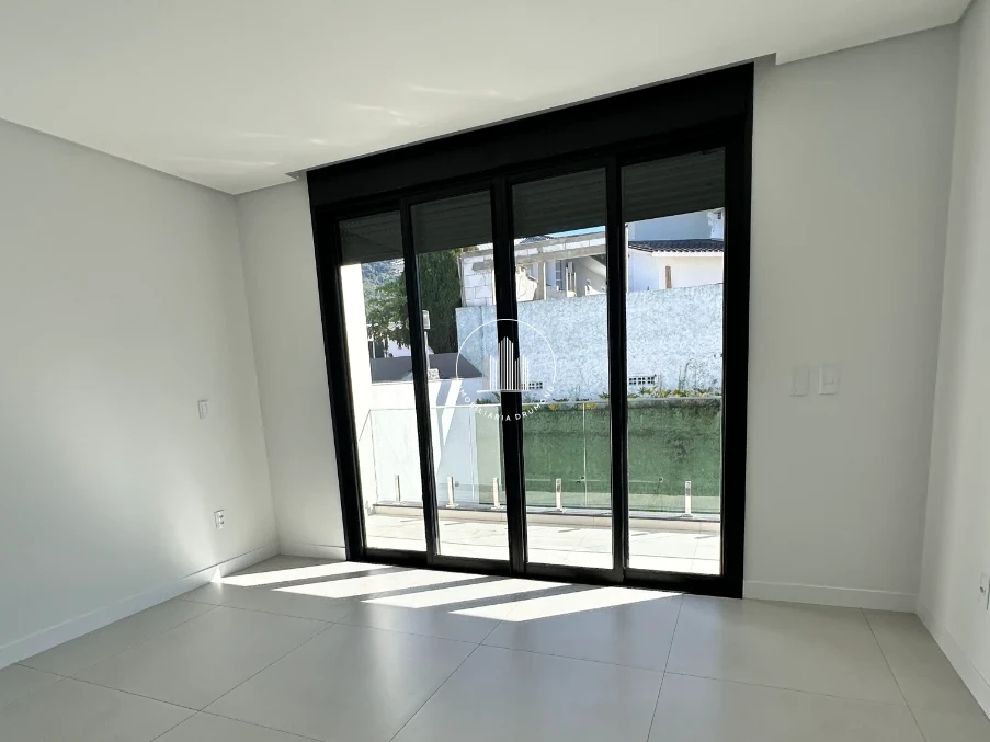 Casa em Pedra Branca, Palhoça. 3 quartos, 344m². Imagem 12 de 15