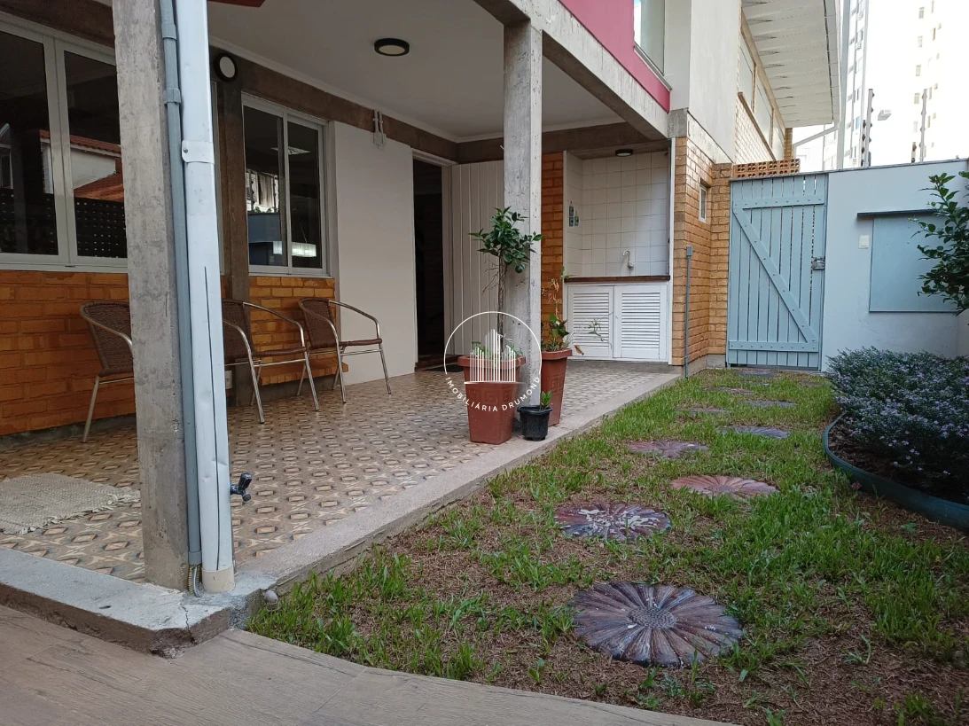 Casa em Agronômica, Florianópolis. 4 quartos, 222m². Imagem 42 de 48