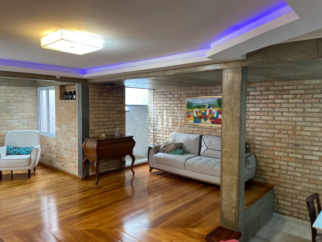 Casa em Agronômica, Florianópolis. 4 quartos, 222m². Imagem 1 de 48