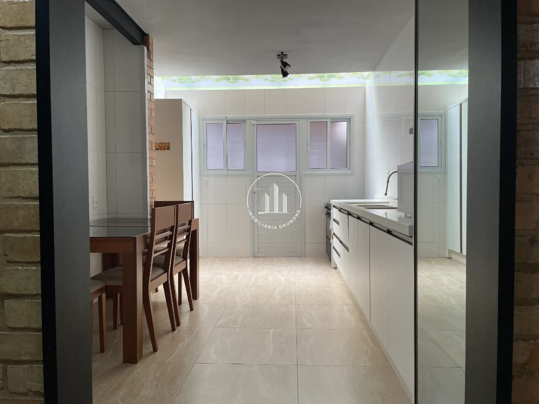 Casa em Agronômica, Florianópolis. 4 quartos, 222m². Imagem 3 de 48
