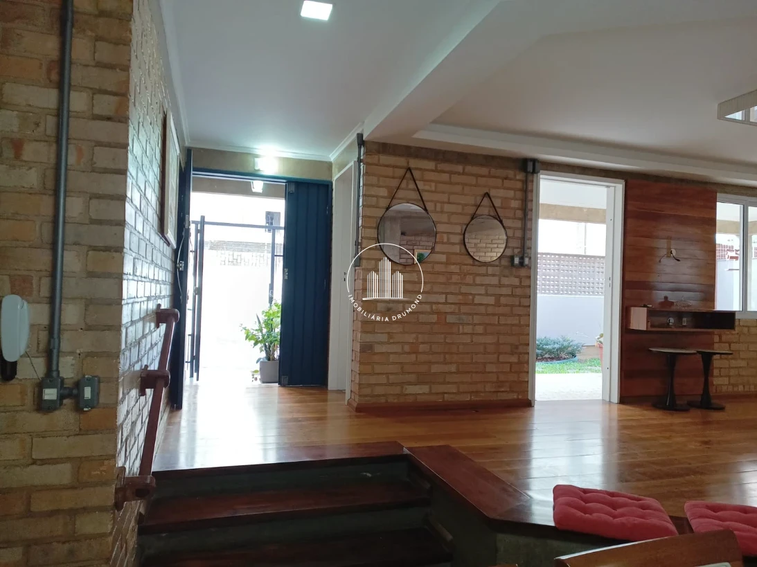 Casa em Agronômica, Florianópolis. 4 quartos, 222m². Imagem 4 de 48