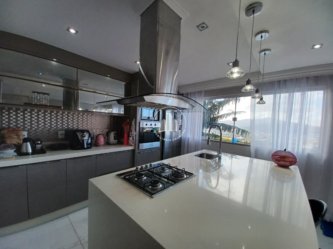 Casa em Jardim Cidade de Florianópolis, São José. 4 quartos, 220m². Imagem 8 de 35