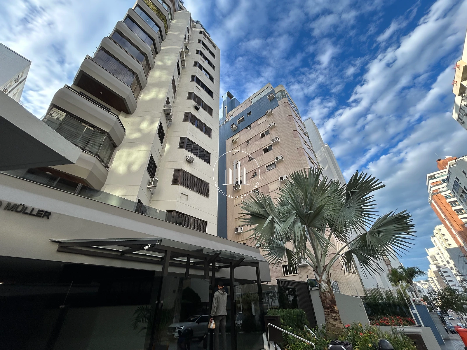 Apartamento em Centro, Florianópolis. 3 quartos, 89m². Imagem 1 de 29