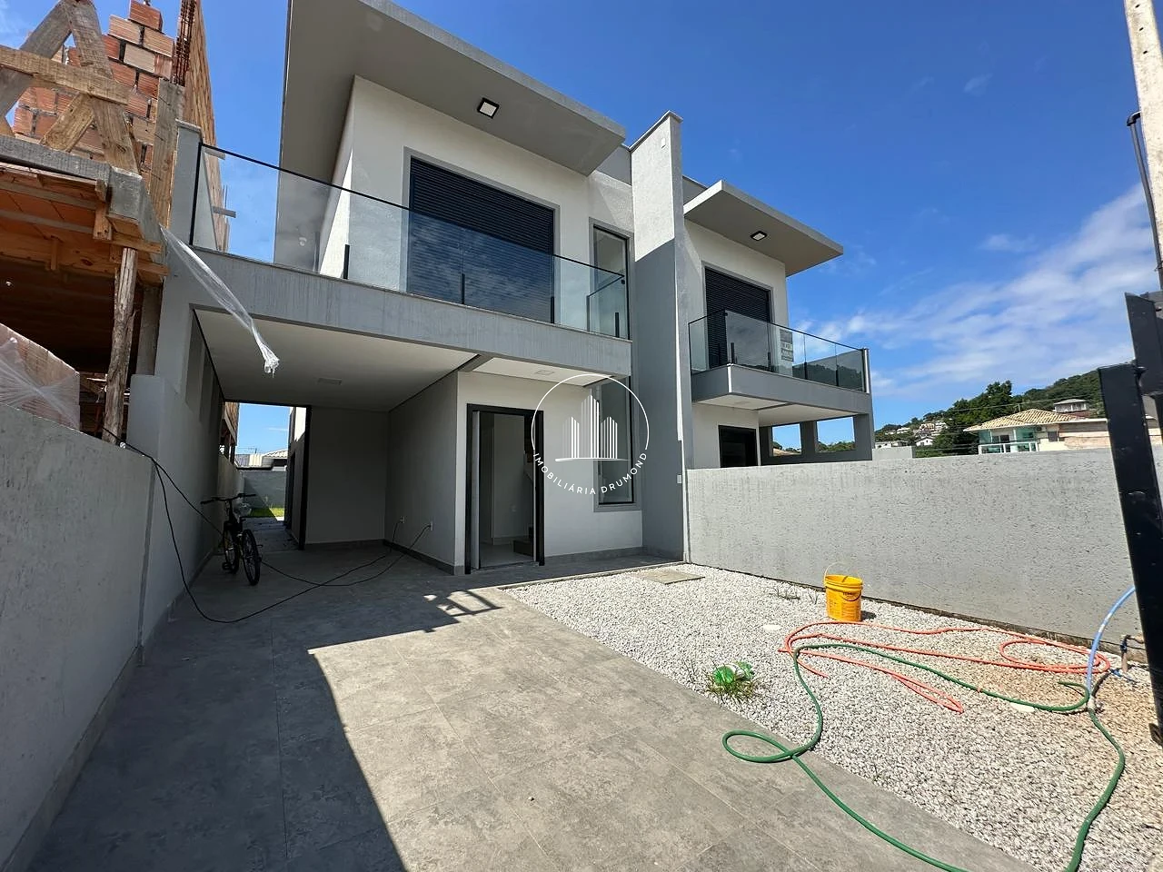 Sobrado Geminado em Ipiranga, São José. 3 quartos, 130m². Imagem 1 de 32