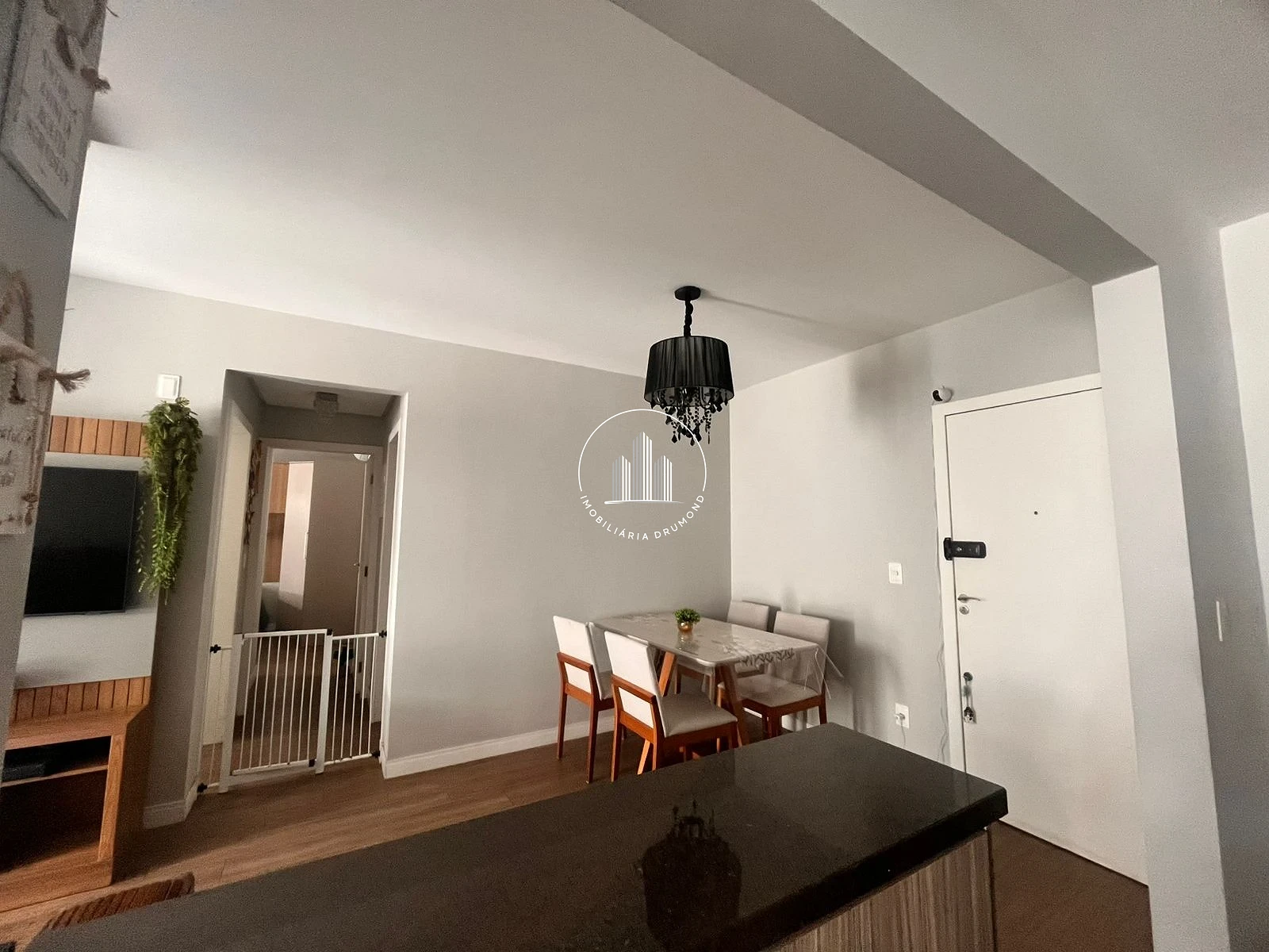 Apartamento em Centro, São José. 2 quartos, 66m². Imagem 3 de 26