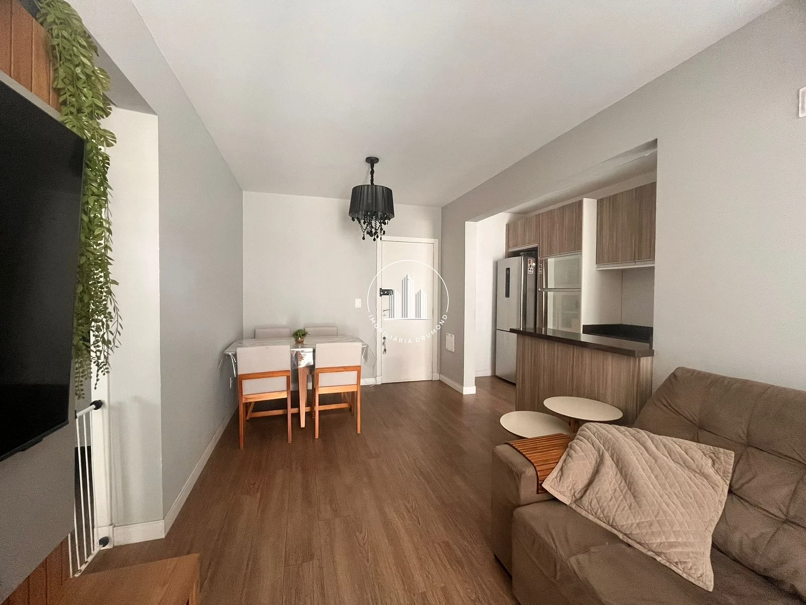 Apartamento em Centro, São José. 2 quartos, 66m². Imagem 1 de 26